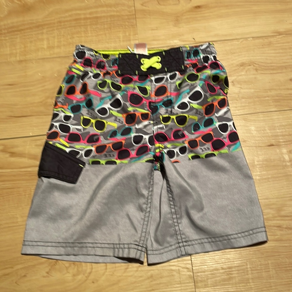Boys Cat & Jack S (6/7) multicolored sunglasses swim trunks